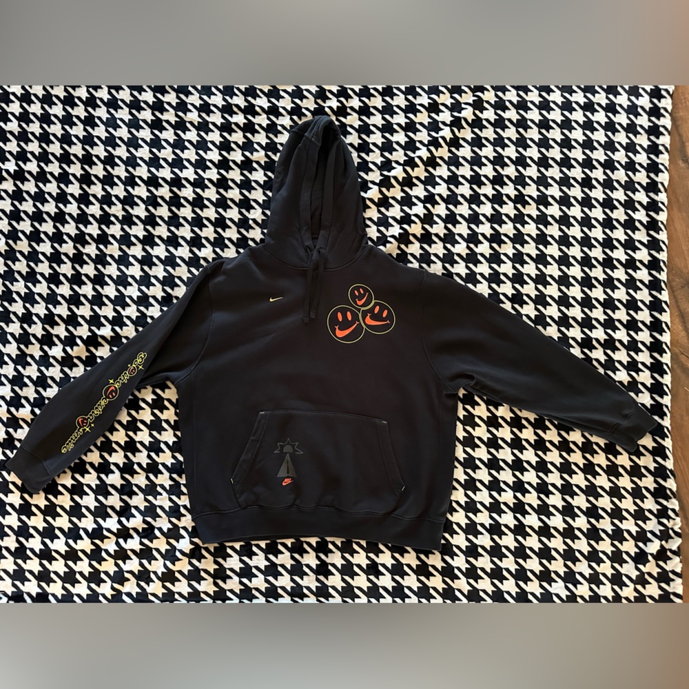 Nike Men’s Smile Hoodie size XL